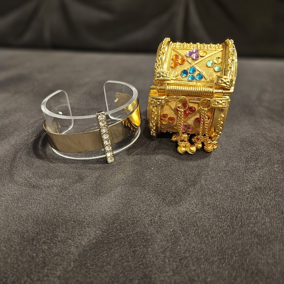 Costume Jewlery bracelet set - Picture 3 of 5